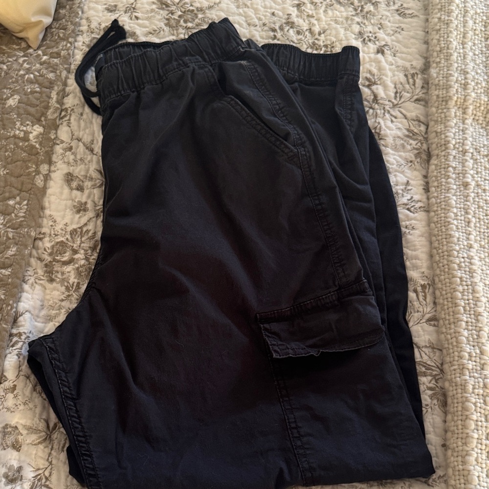 Hollister Black Cropped Pants